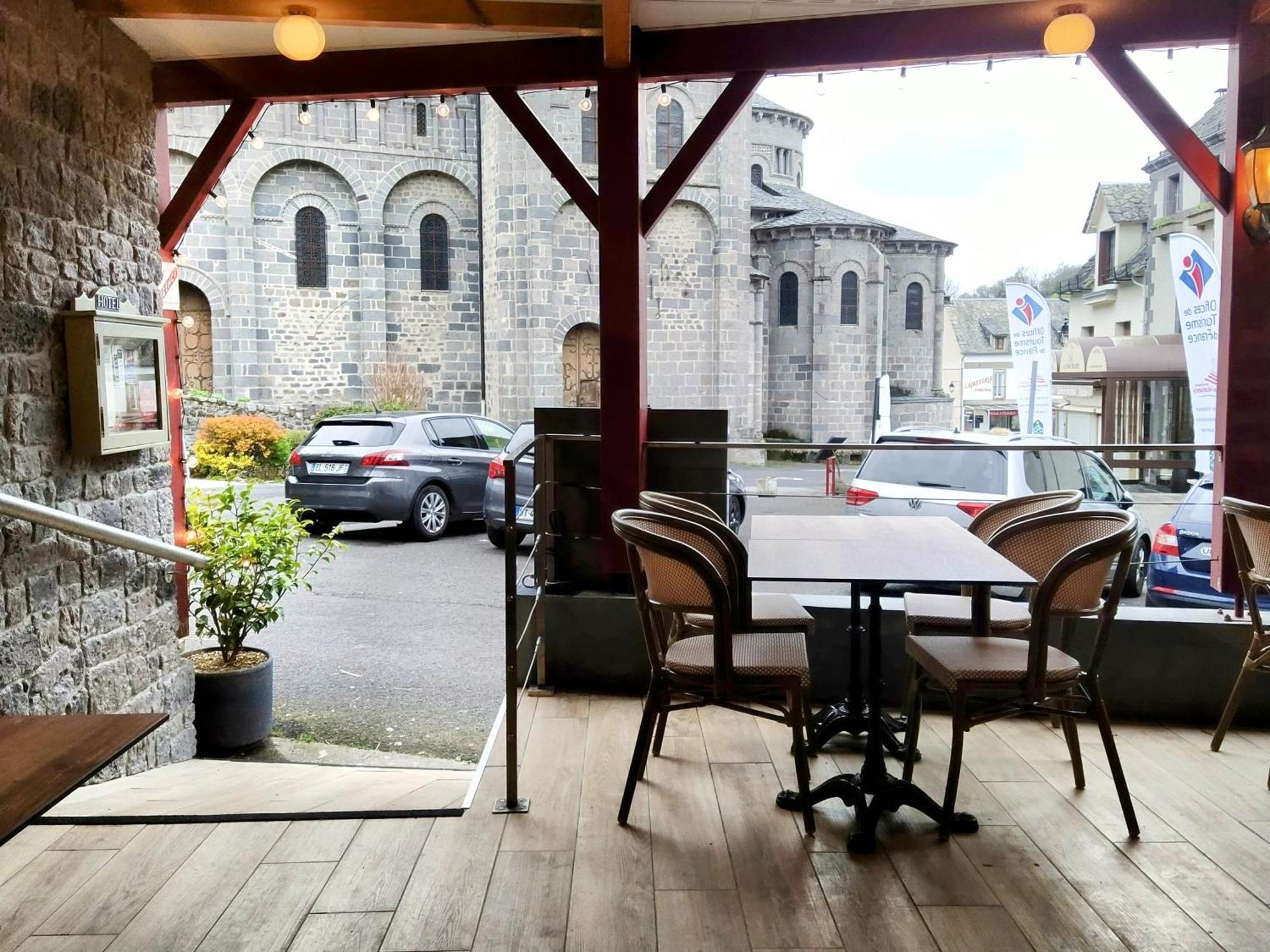 Hotel Restaurant Notre Dame Orcival Exterior photo