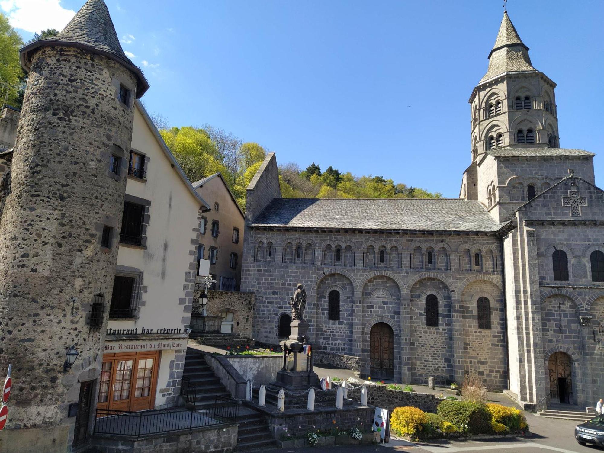 Hotel Restaurant Notre Dame Orcival Exterior photo