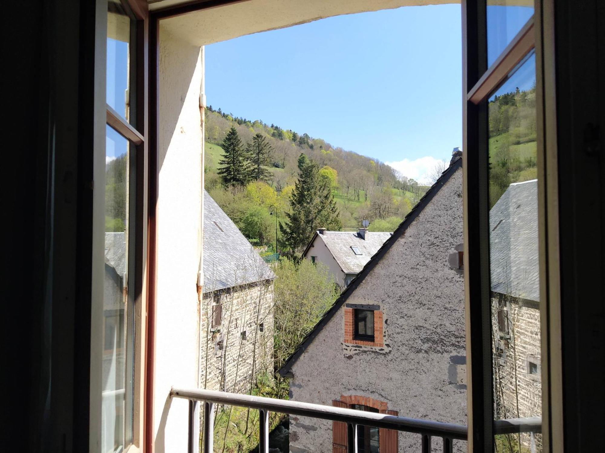 Hotel Restaurant Notre Dame Orcival Exterior photo